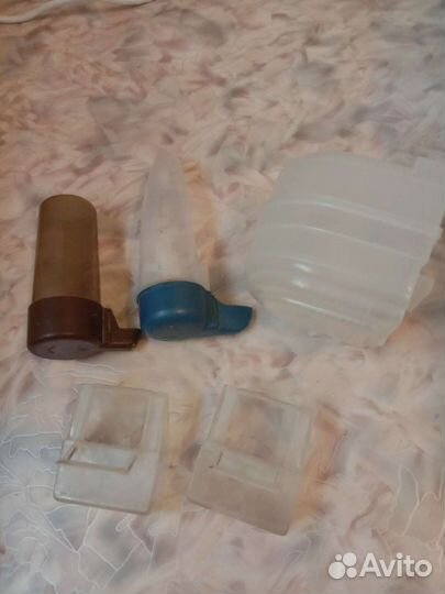 Поилка, купалка, кормушки, камни для попугаев