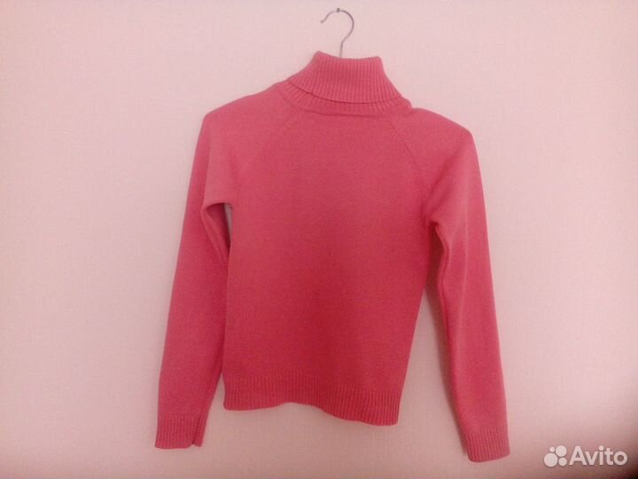 Свитер розовый с белыми сердечками