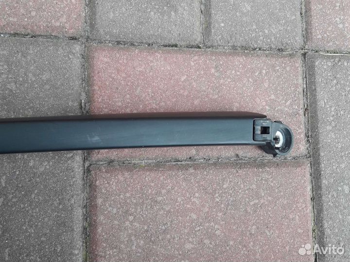 Поводок стеклоочистителя задний Skoda Octavia A5