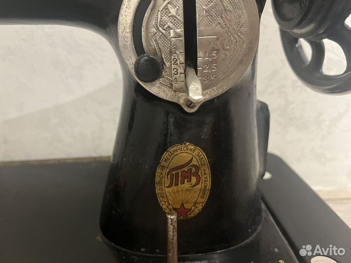 Швейная машинка ножная