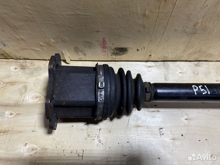 Приводной вал левый Audi A4 B6 1,8 бензин МКПП P51