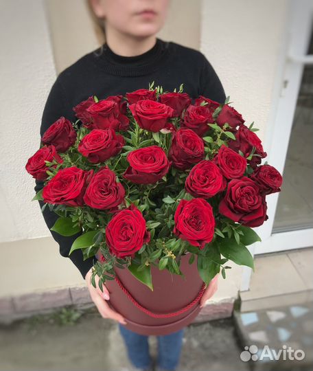 Цветы в коробке доставка геленджик