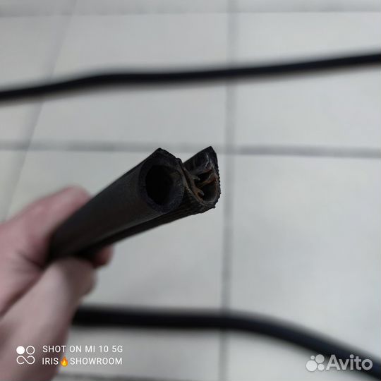 Уплотнитель проема двери нива