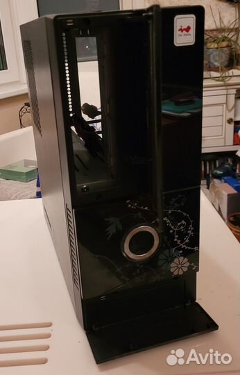 Корпус InWin BK644 Mini-Tower mATX