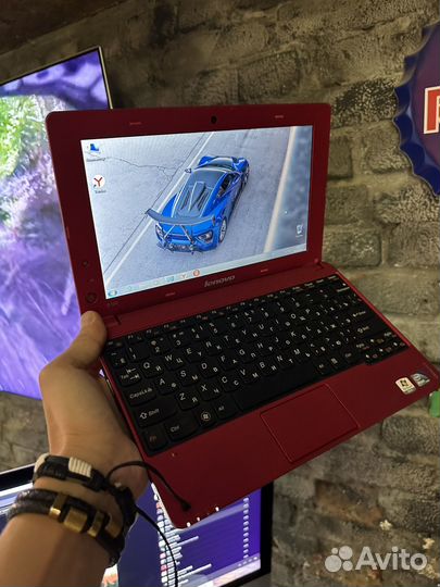 Стильный нетбук Lenovo 10.1 4потока 2гб ssd128gb