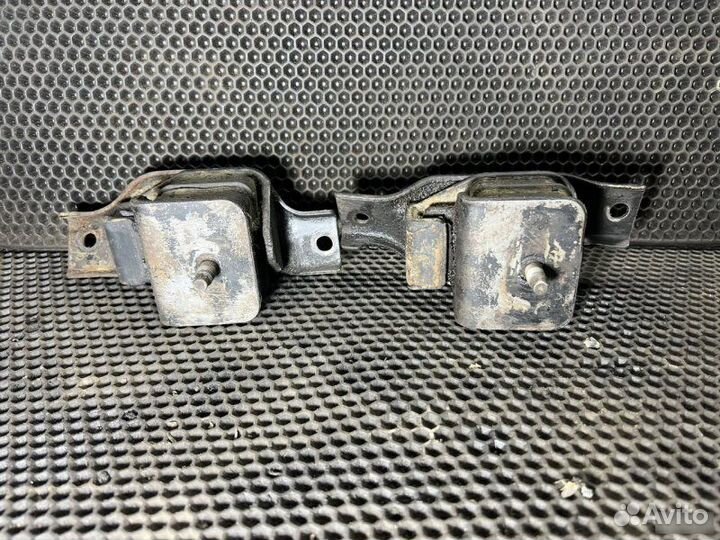 Подушки двс Subaru Legacy 2