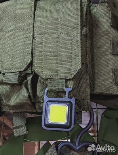 Яркий ручной фонарь туристический с магнитом