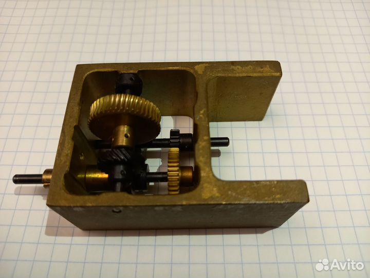 Редуктор с 1 входным и 2мя выходными валами