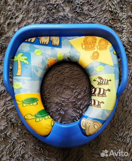 Детское сиденье на унитаз