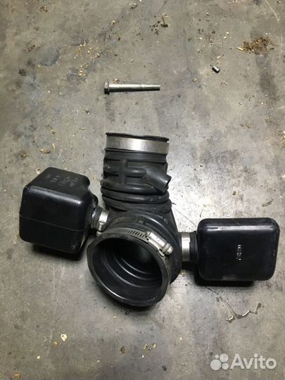 Патрубок дроссельной заслонки Suzuki Grand Vitara