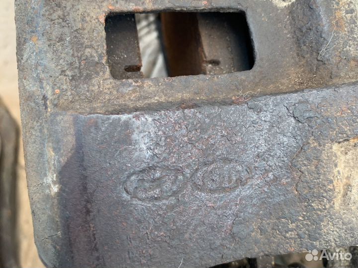 Суппорт передний правый левый kia rio 2