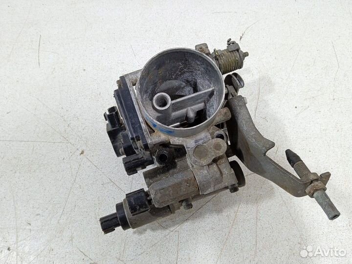 Дроссельная заслонка 1611974C00