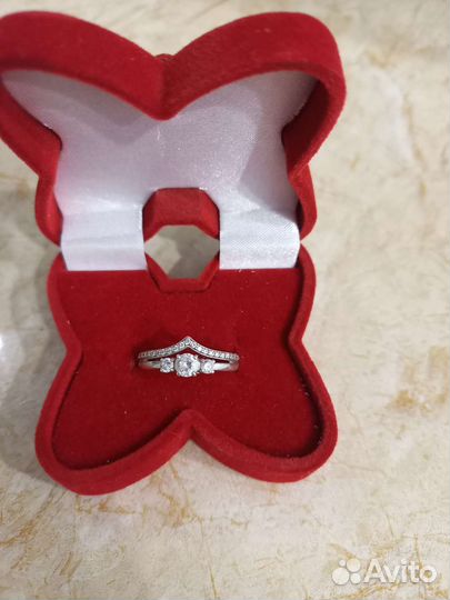 Серебряное кольцо с фианитом