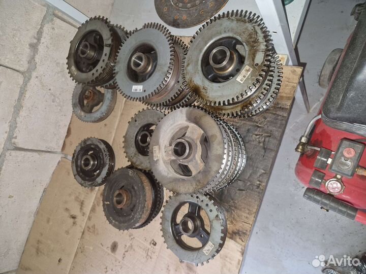 Шкив коленвала Mazda 6 2.0 бензин LF