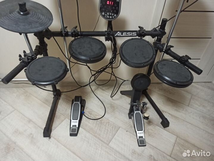 Электронные ударные alesis dm6