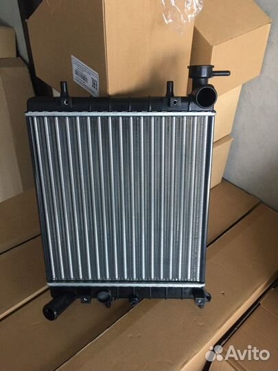 Радиатор охлаждения Hyundai Accent