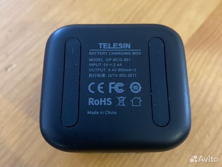 Зарядная станция и аккумуляторы для GoPro