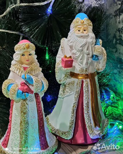 Статуэтки Деда Мороза и Снегурочки
