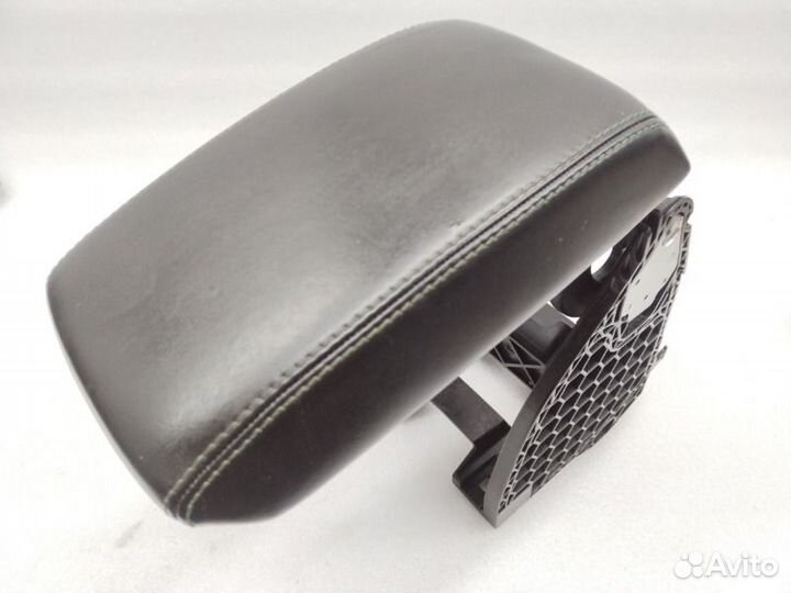 Подлокотник Skoda Octavia A5 1.8 cdab 2011