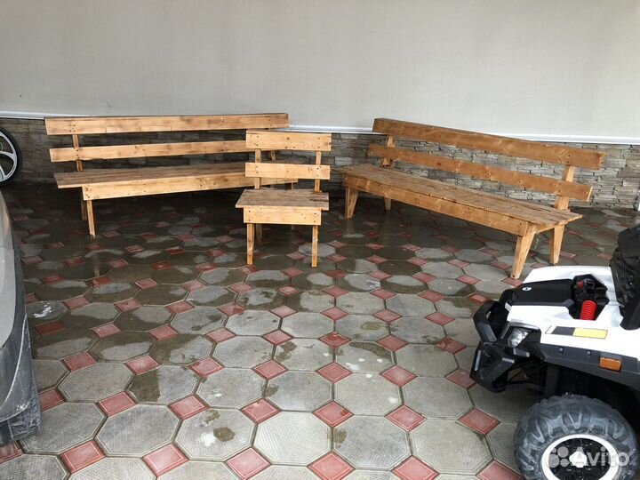 Скамейка деревянная