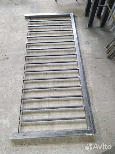 Металлические перила для лестницы