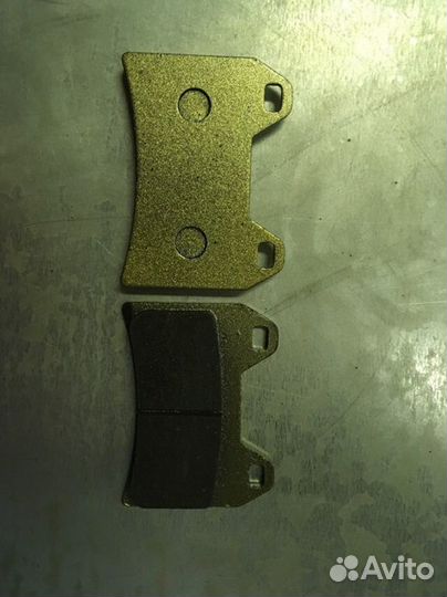 Передние тормозные колодки на KTM 690