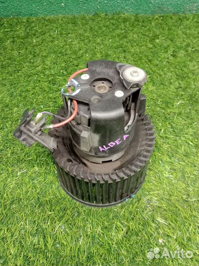 В наличии: Моторчик отопителя Fiat Albea