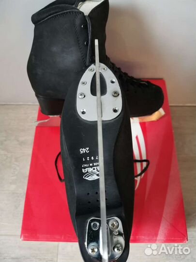 Профессиональные фигурные коньки Edea