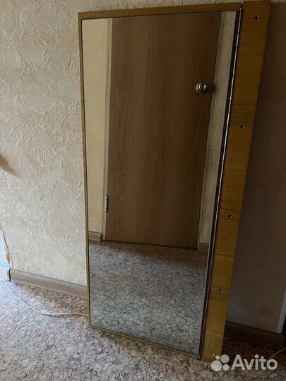 Зеркало с креплением