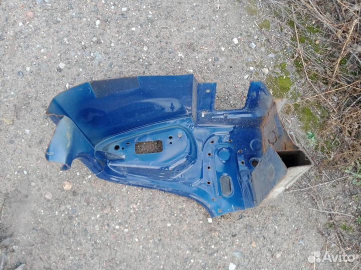 Крыло заднее левое Renault Logan 2005