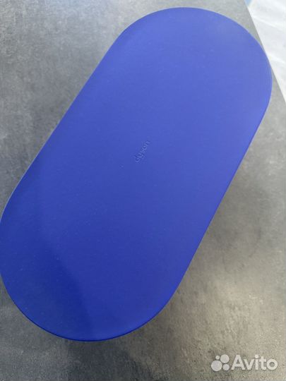 Продам комплект насадок и бокс Dyson