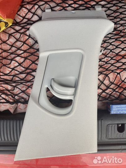 Обшивка центральной правой стойки Audi a3 8v