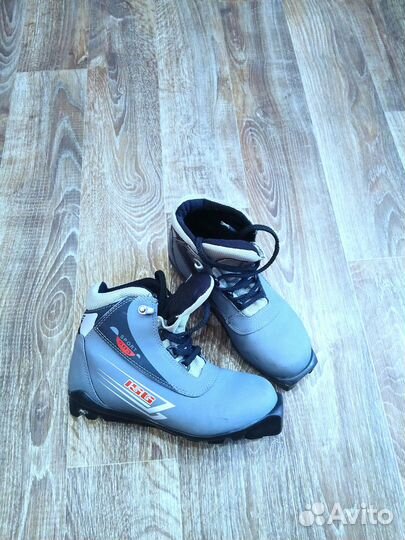 Лыжные ботинки классические
