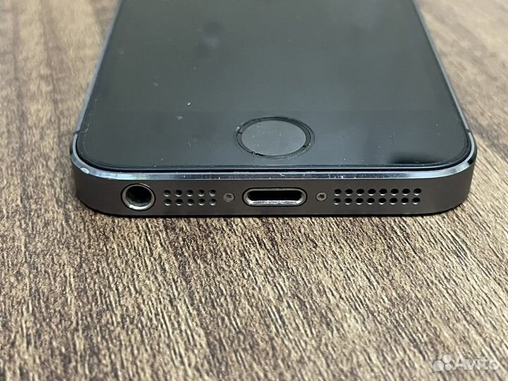 Телефон iPhone 5s