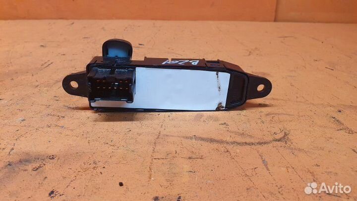 Блок регулировки сидения передний левый Infiniti