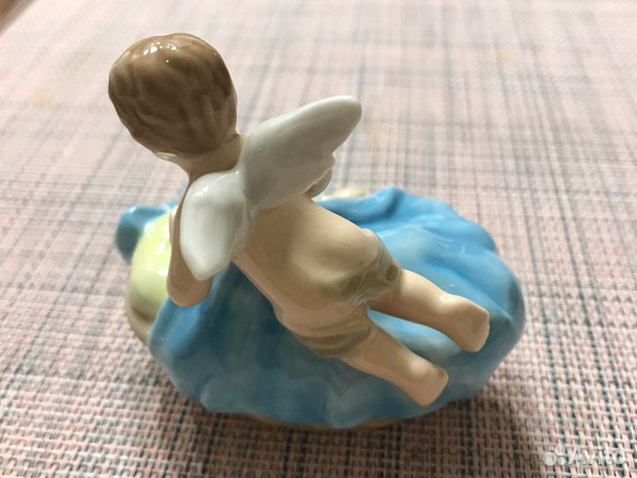 Фигурка фарфор