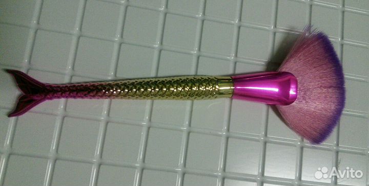 Кисть для макияжа русалка