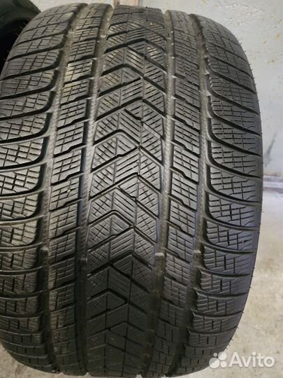 Pirelli Scorpion Winter 295/35 R21 и 315/30 R22 107V