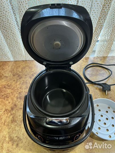 Мультиварка Redmond RMC-03