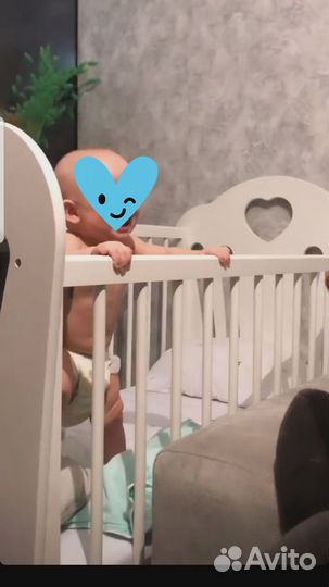 Детская кровать с маятником и ящиком внизу