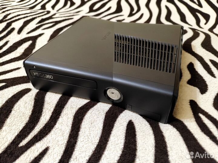 Xbox 360 Slim 500Gb Прошитая