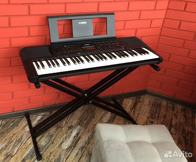 Синтезатор Yamaha PSR-E273