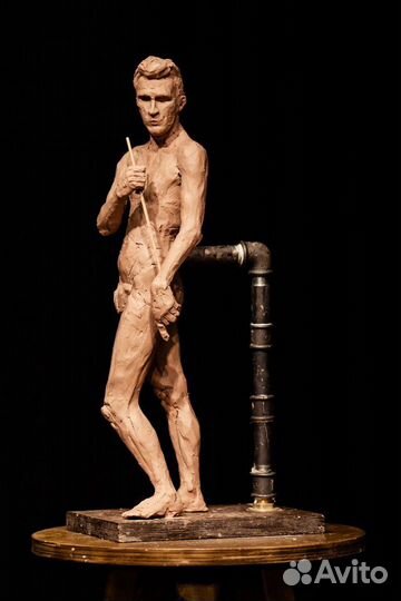 Скульптор, художник, бутафор