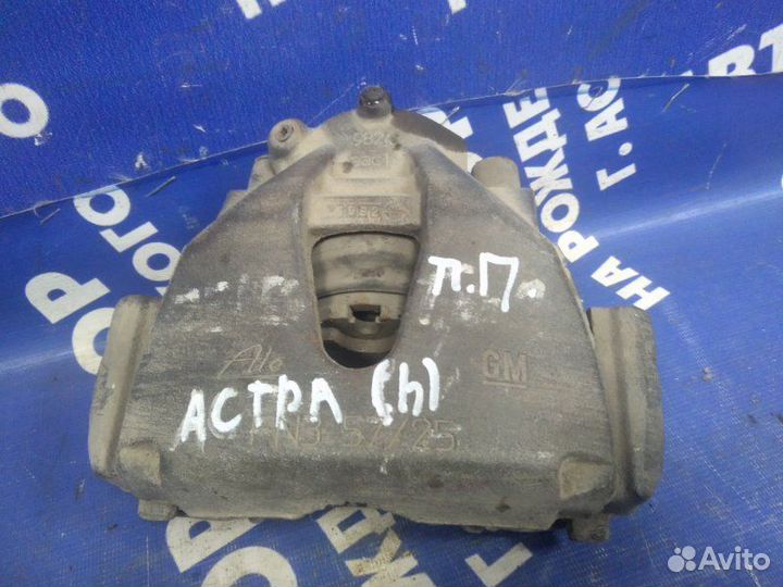 Передний правый суппорт Opel Astra H хэтчбек 2009