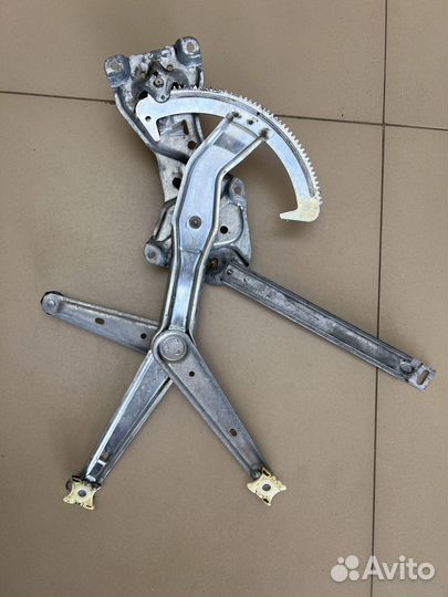 Стеклоподъемник передний правый BMW 3 E36