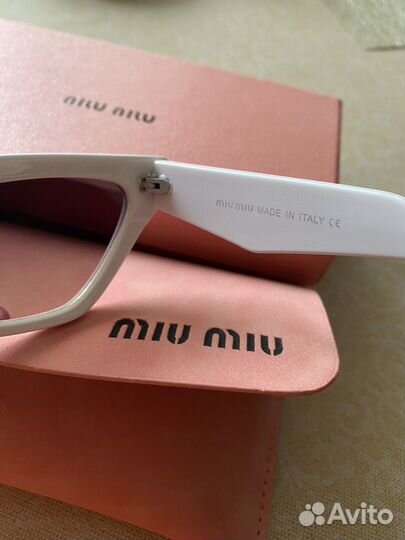Солнцезащитные очки miu miu