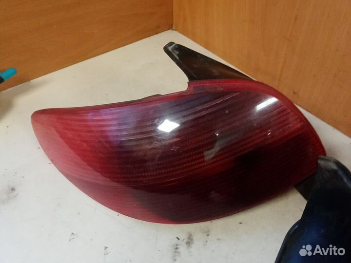 Фонарь задний для Peugeot 206