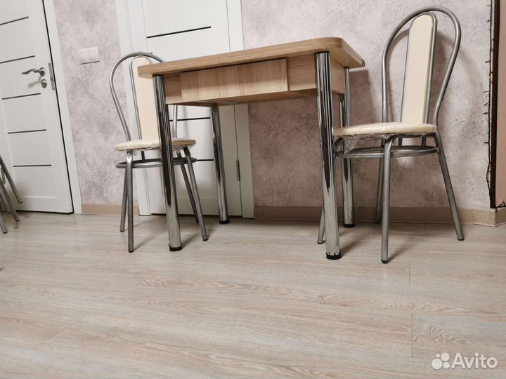 Стол и два стула комплект