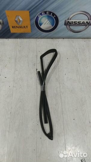 Уплотнитель перед проема стекла двери Geely atlas