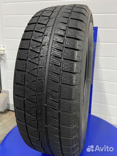 Bridgestone Blizzak Revo GZ 215/60 R16 95Q